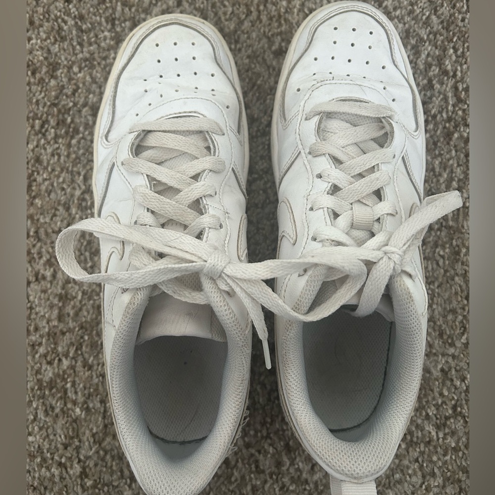 Nike - size 7Y - white leather